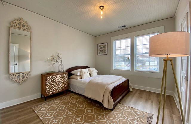 Charming historic family friendly 3BR — 15 min from the beach!