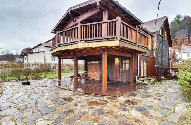 Charming & Historic Home w/Lehigh River View