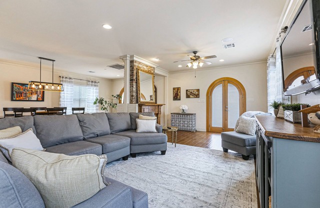 Charming Historic Home Near French Quarter - Cozy & Convenient!
