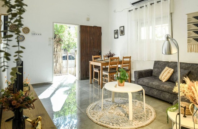 Charming Home in the Heart of Haifa by Sea N Rent