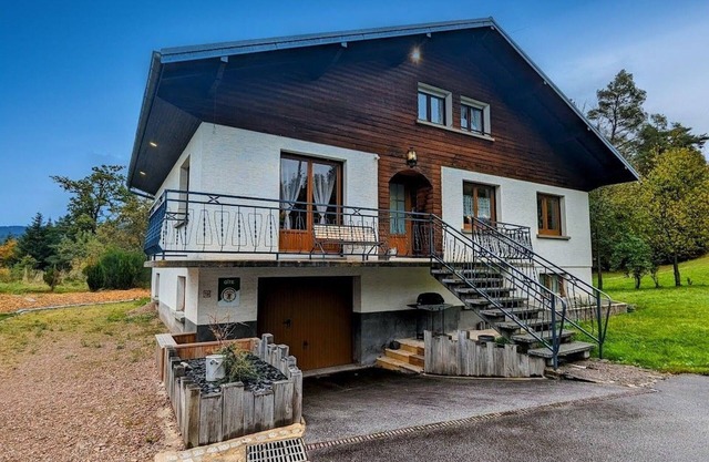 Charming Home Near Ski Resorts & Lakes - Spacious, Fully Equipped, Family Friendly