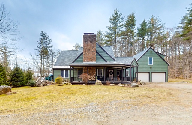 Charming home with hot tub, game room, fireplace, & ski lodge parking