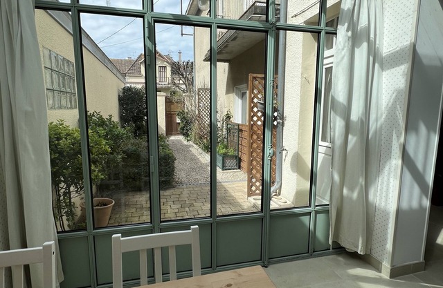 Charming House "Belle de Nacre", Sea side