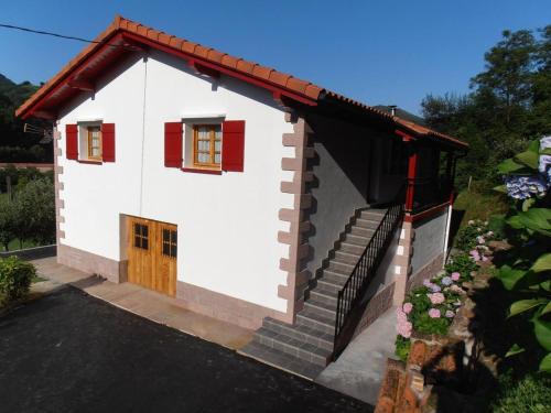 Charming house in Larrapil Sarriku cosy fireplace