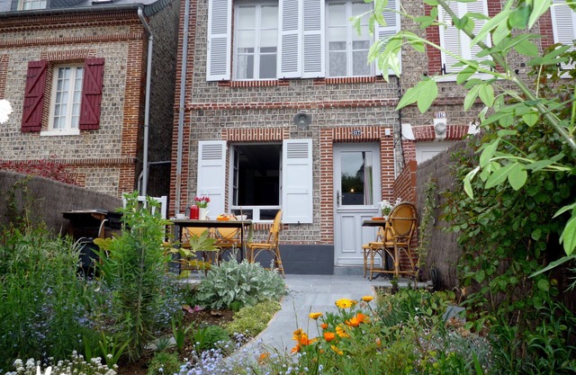 Charming house in YPORT 300 meters seaside sun terrace gardens