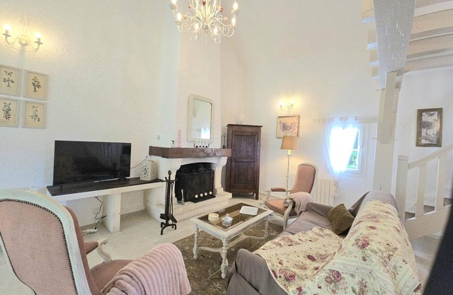 Charming house near Bergerac with private garden