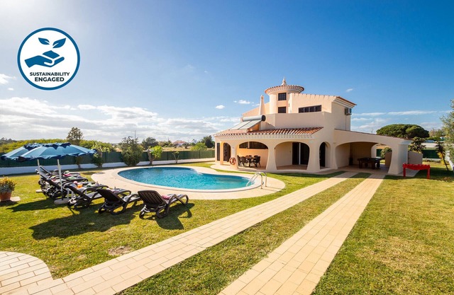 Charming house w/heatable pool & BBQ