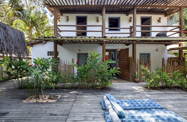 CHARMING HOUSE, WITH SWIMMING POOL AND CLOSE TO THE BEACH.