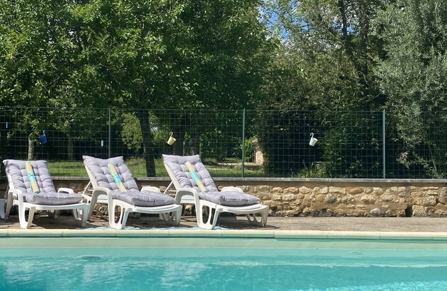 Charming house with heated pool 30 minutes from Futuroscope