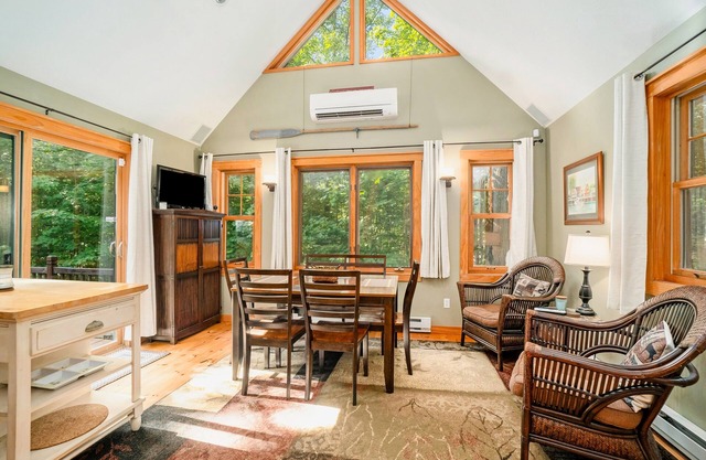 Charming lake cottage with a wet bar, firepit, fast WiFi, & washer/dryer