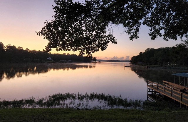 Charming Lakefront Cottage, with wrap-around deck, 270-degree views