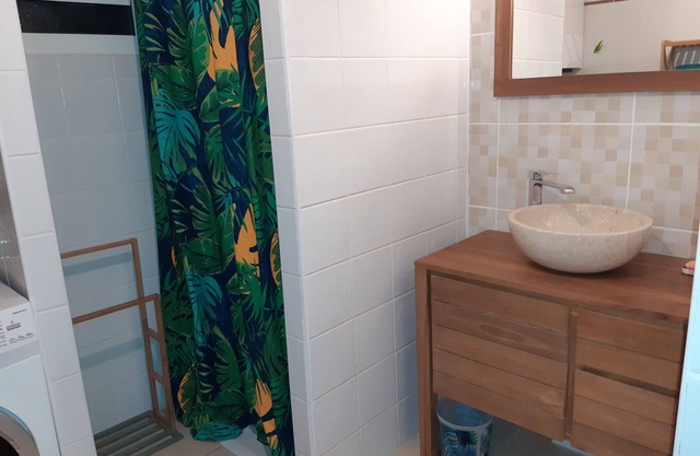 Charming little detached house with private garden and Jacuzzi