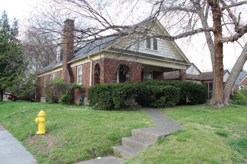 Charming Modern Retreat Near Downtown Jeffersonville & Bob Hedge Park