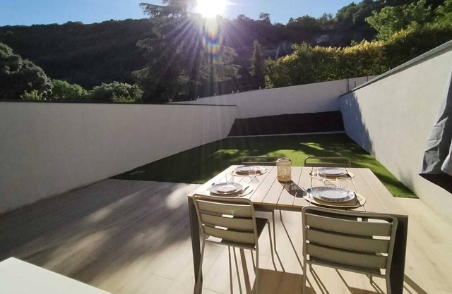 Charming new house for family vacations or business trips