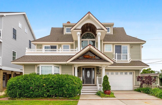 Charming newly updated home in Avalon with endless views of bay and sunset