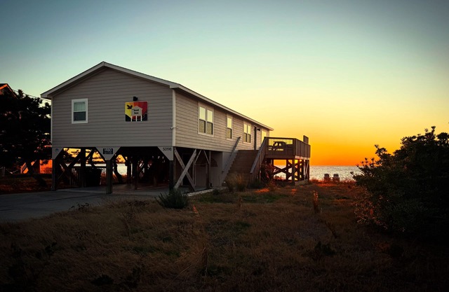 Charming OBX soundfront beach box with hot tub, game room, and stunning sunsets!