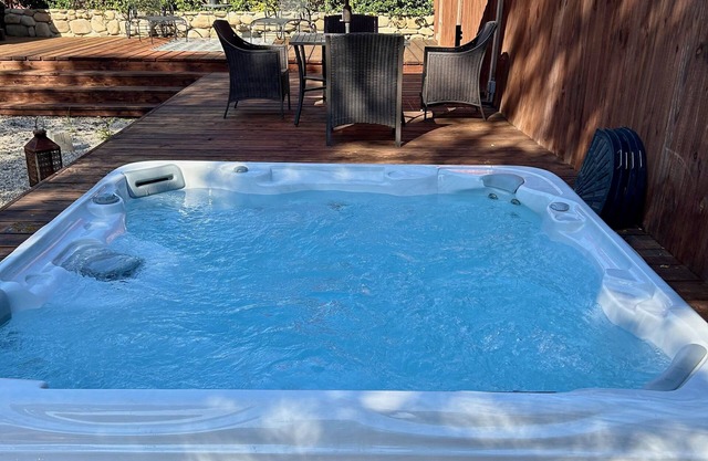 Charming Ojai Valley Retreat