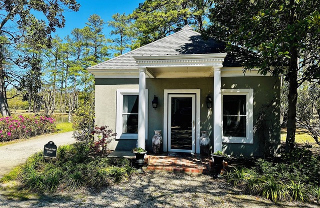 Charming one bedroom Carriage House a part of the Eden at Gracefield Event Venue