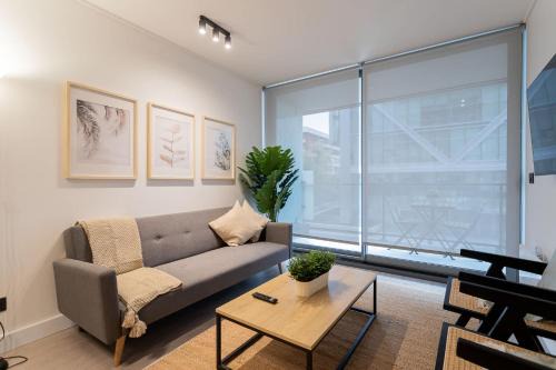 Charming Parque Arauco mall For 3 people