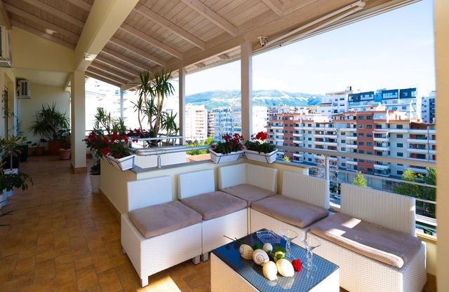 Charming Penthouse in Vlore with hot tub