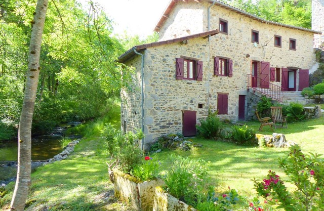 Charming Renovated Mill: Nature Retreat with Fishing, Family Amenities & Wi-Fi