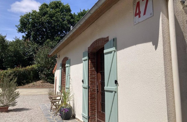 Charming Rural Retreat with Garden, Bikes, and Modern Amenities