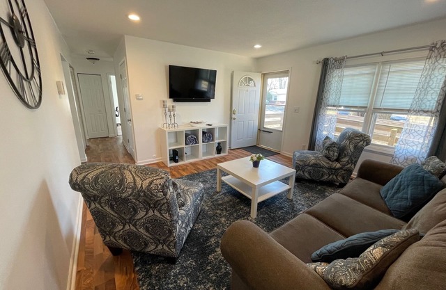 Charming Ranch in Quiet Neighborhood