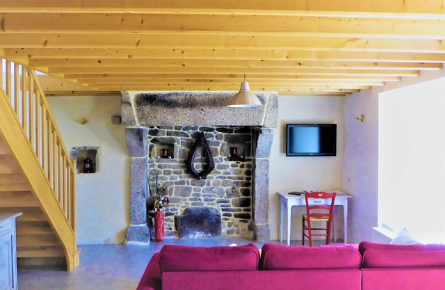 Charming renovated stable 2BR, terrace, pets OK