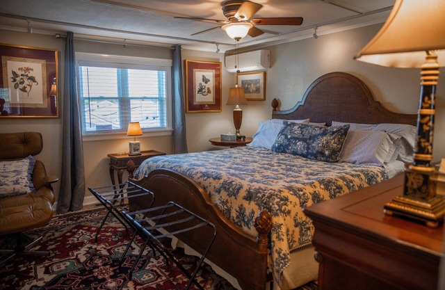 Charming Rehoboth Beach Apartment - 1.5 Blocks to the Beach!