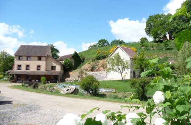 Charming Renovated Mill with Heated Pool, Spa, Gym, and Games in Scenic 15ha Estate
