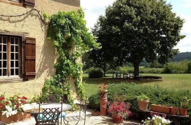 Charming Restored Farmhouse with Inspiring Views for Artists