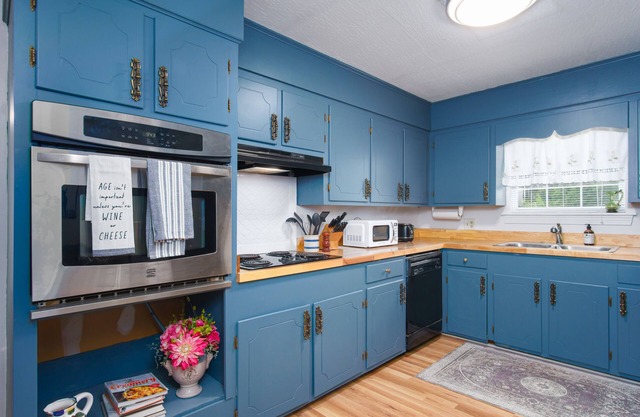 Charming retreat close to downtown, restaurants and Southern Miss.