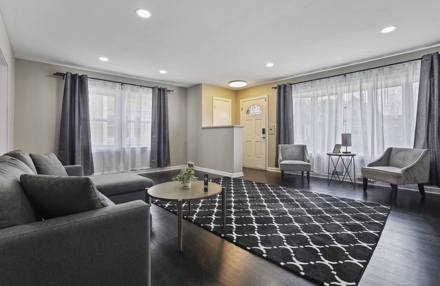 Charming Retreat in the Heart of Des Plaines by RedAwning