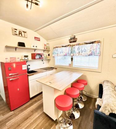 Charming Rt 66 Tiny Cabin-Mins to Main St
