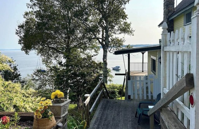 Charming, rustic, cottage on Penobscot Bay