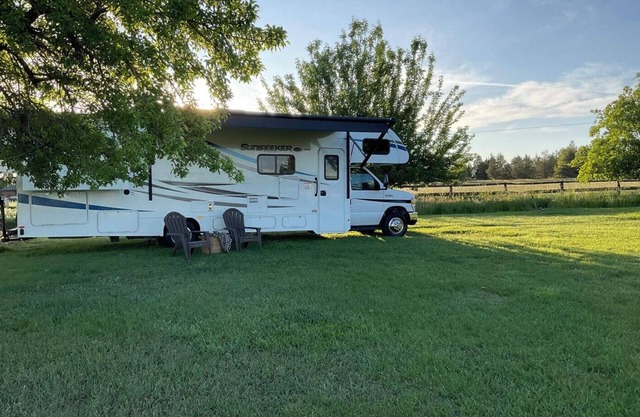 Charming RV with AC in Redmond - Getaway in the Heart of Central Oregon