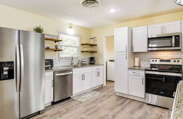 Charming Stephenville Home - 2 Mi to Main St!
