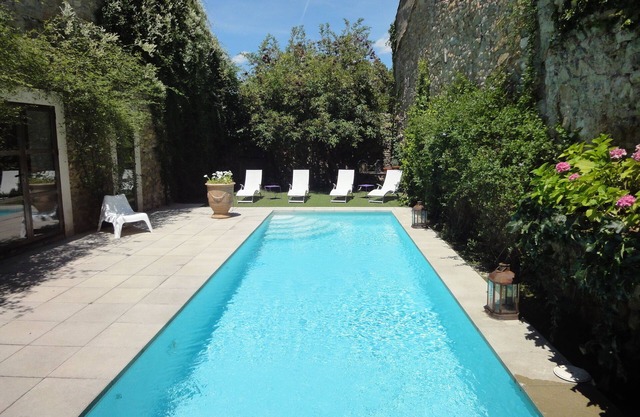 Charming stone cottage, pool, garden, 8 people, fully equipped