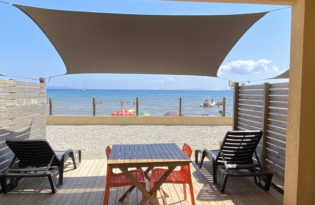 Charming Studio Flat direct beach access