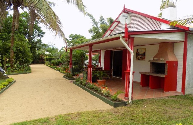 Charming Studio in Foulpointe, Sea View and Garden, 30 m²