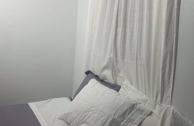 Charming studio in lovely Clifton with WiFi, AC