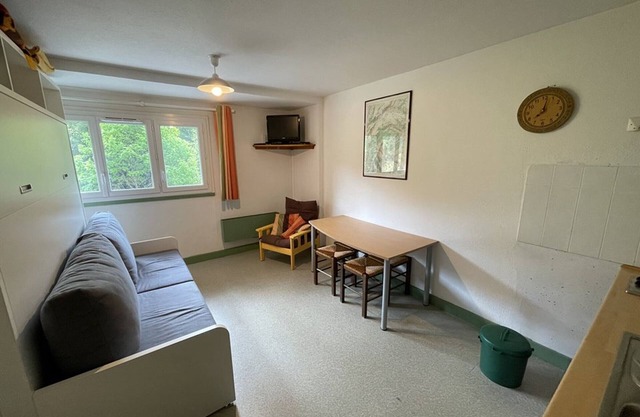Charming Studio Near Ski Slopes with Great Amenities