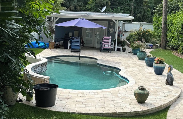 Charming studio on the St. John’s river with WiFi and AC in delightful