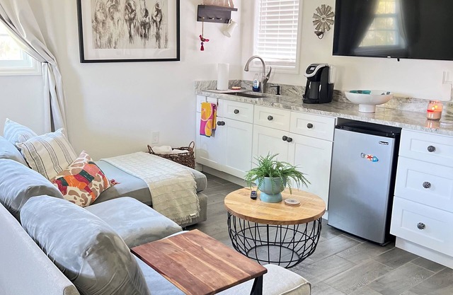 Charming studio with AC and WiFi in lovely Callco Ranch Tampa