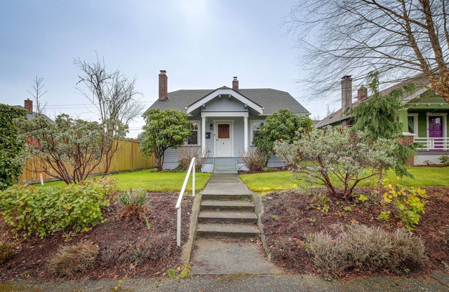 Charming Tacoma Vacation Home w/Fenced Yard