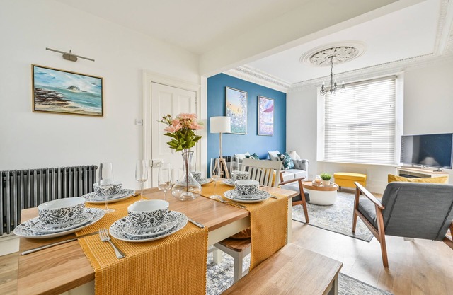 Charming Three Story Townhouse footsteps away from the historic harbour.
