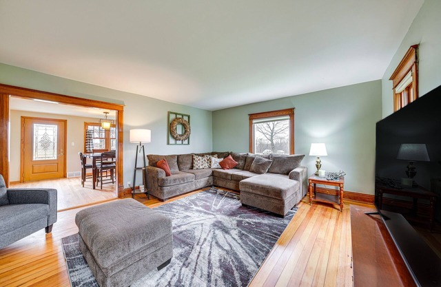 Charming Tonica Farmhouse w/Private Yard!