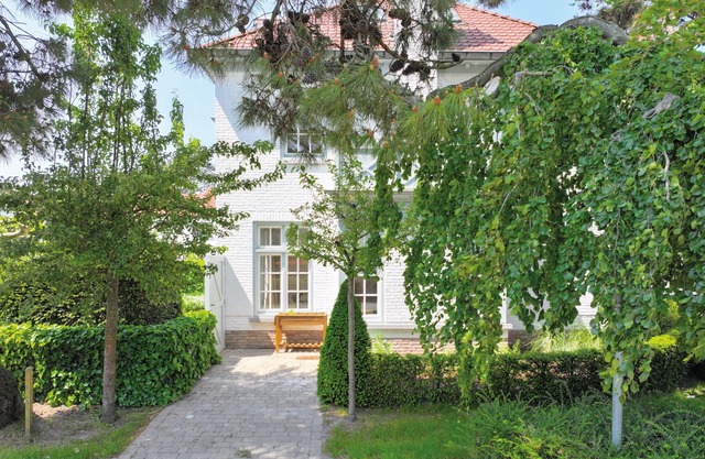 Charming Townhouse in old Knokke
