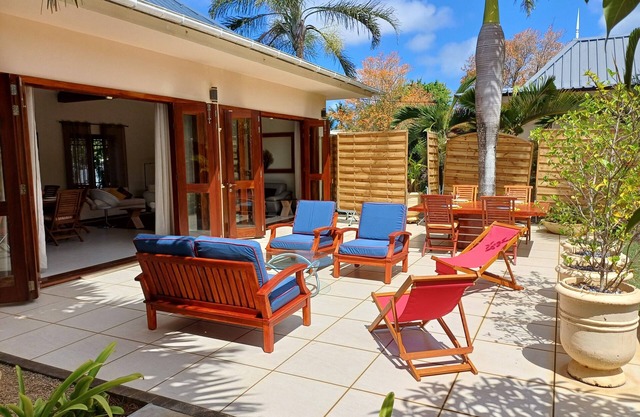 Charming Tropical Villa Pool & Garden