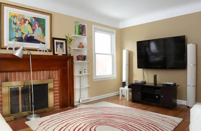 Charming Updated Bungalow! Centrally Located📍Porch/Grill/Garden/Cable/WiFi/Crib